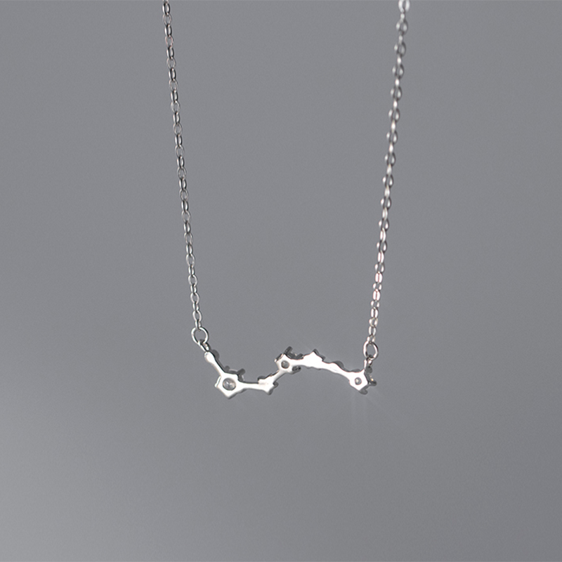 Collier d’étincelles célestes