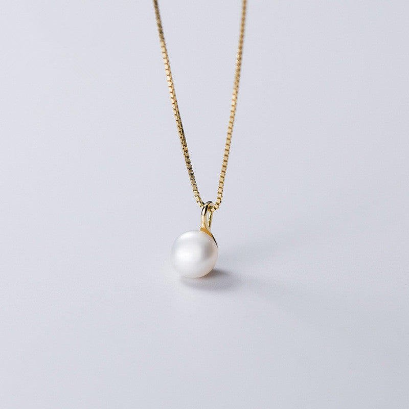 Geometric Oval Pearl Necklace