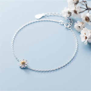 Small Daisy Chain Bracelet