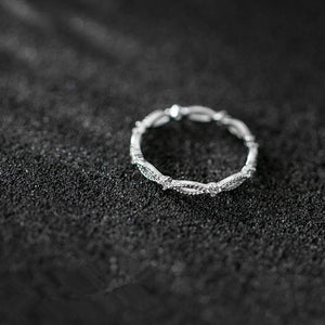 Geometric Hollow Ring