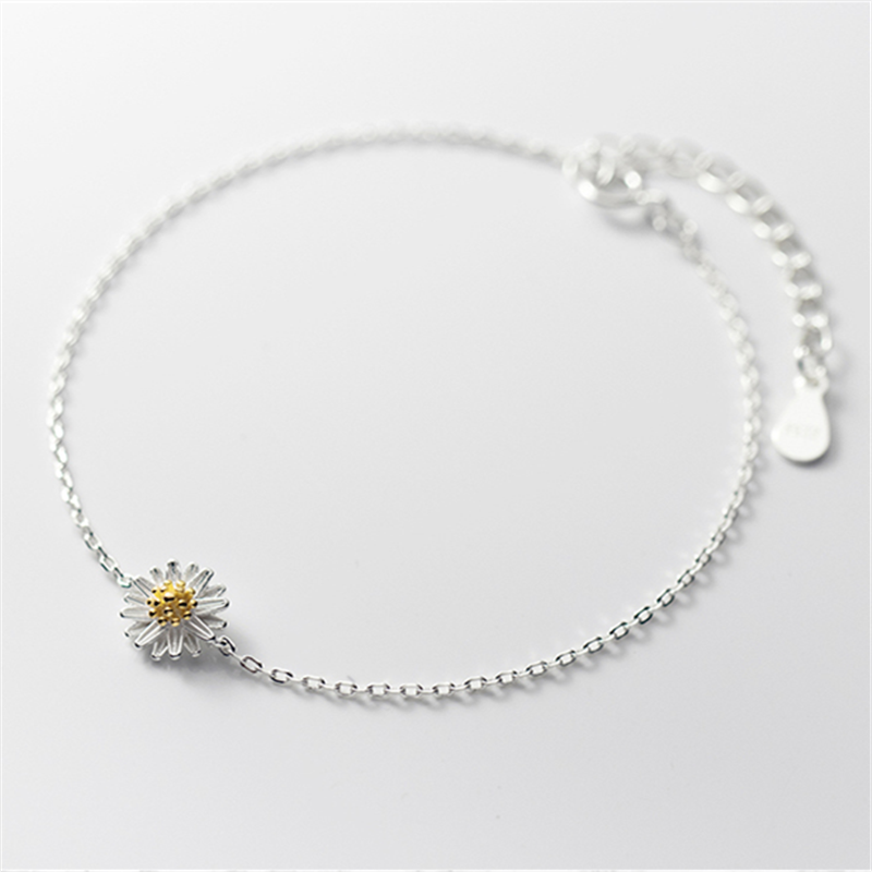 Small Daisy Chain Bracelet