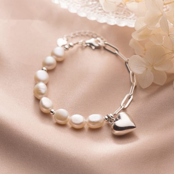 Vue alternative de Baroque Pearl Chain Bracelet