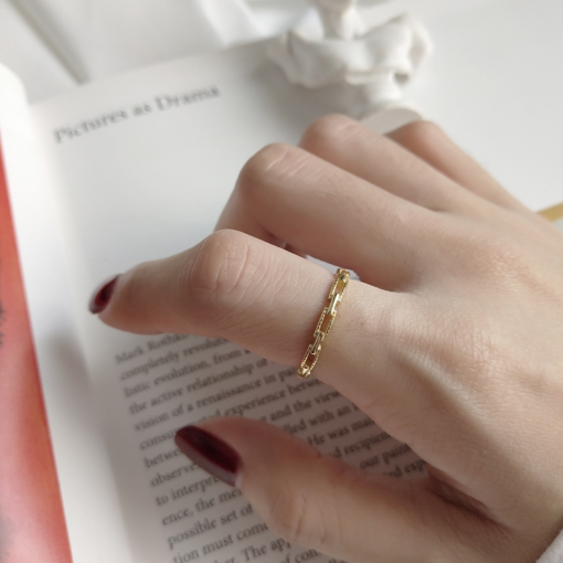 Chain Buckle Ring