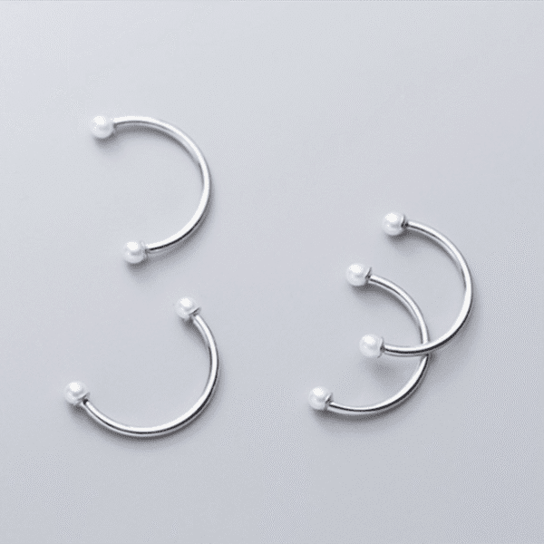 Vue alternative de Pearl Elegance Open Finger Ring