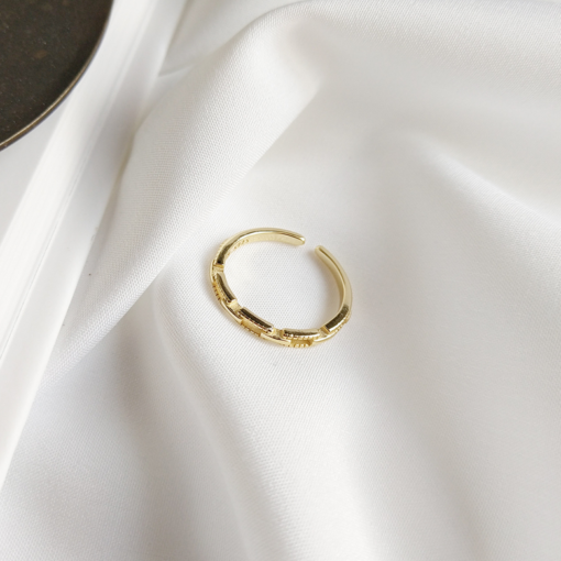 Chain Buckle Ring