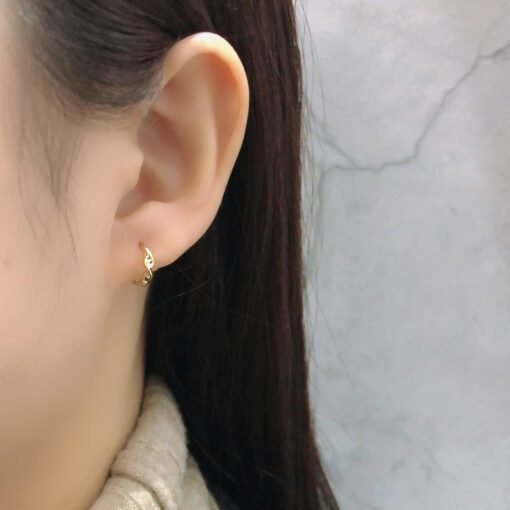 Simple Twist Hoop Earrings - Image 9