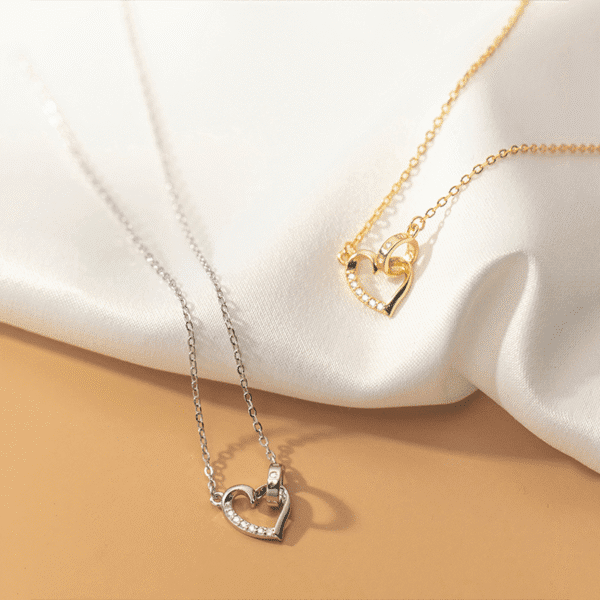 Vue alternative de Love Connection Necklace
