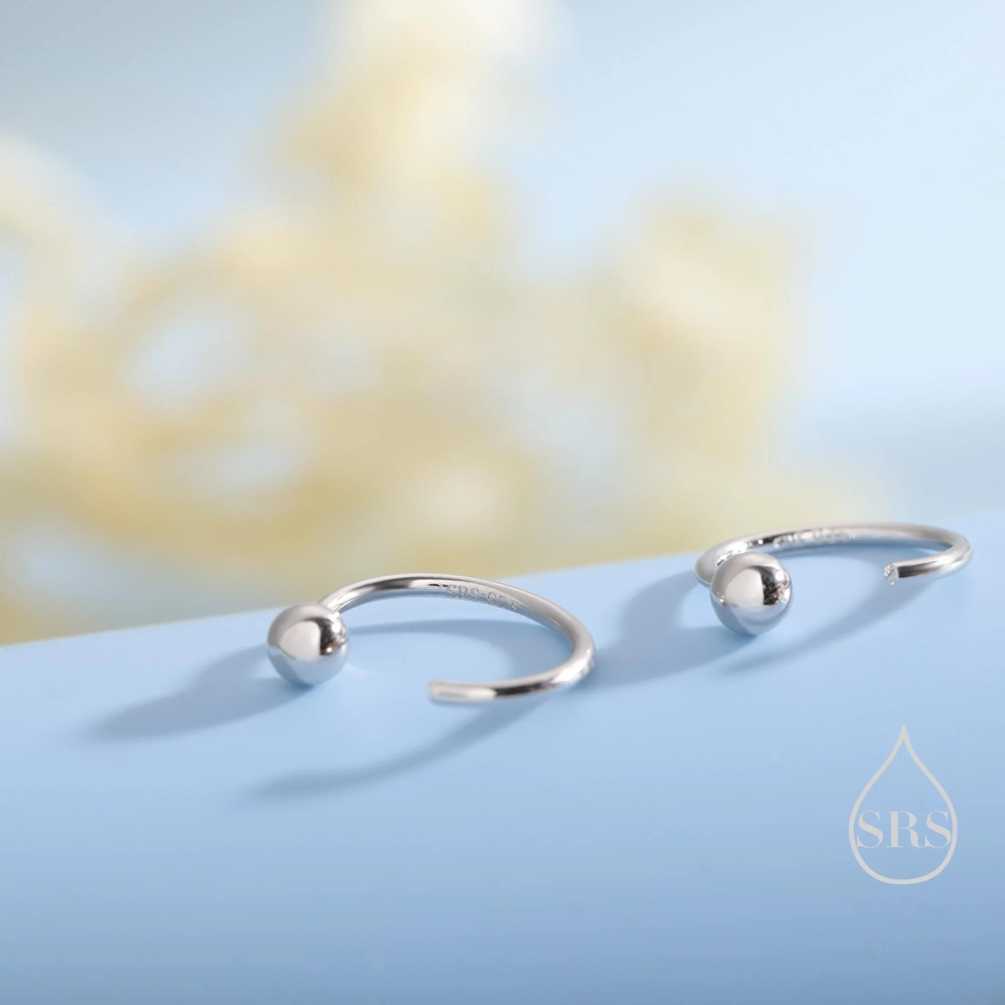 Vue alternative de Minimalist Ball Huggie Hoop Threader Earrings in Sterling Silver
