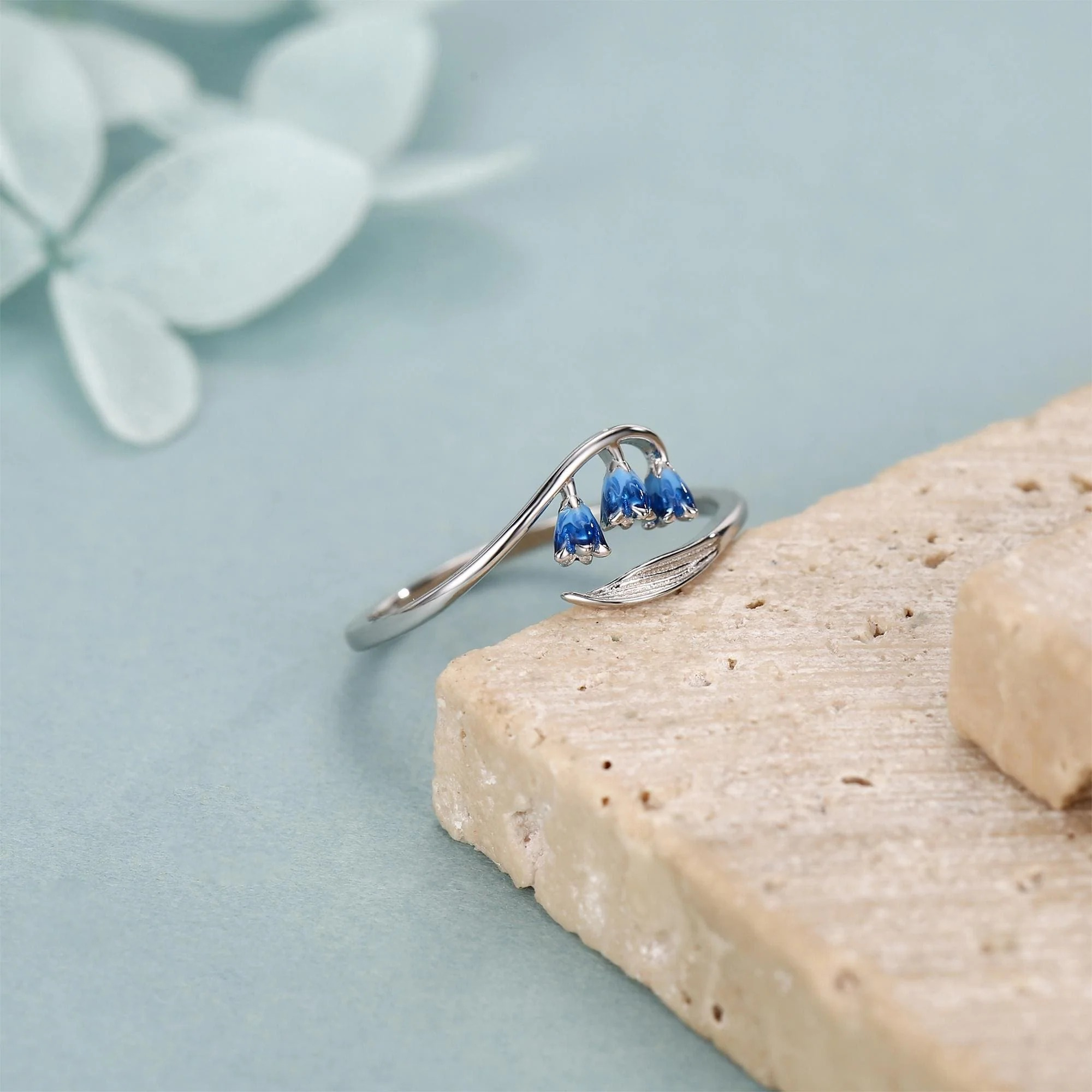 Vue alternative de Bluebell Enamel Open Ring