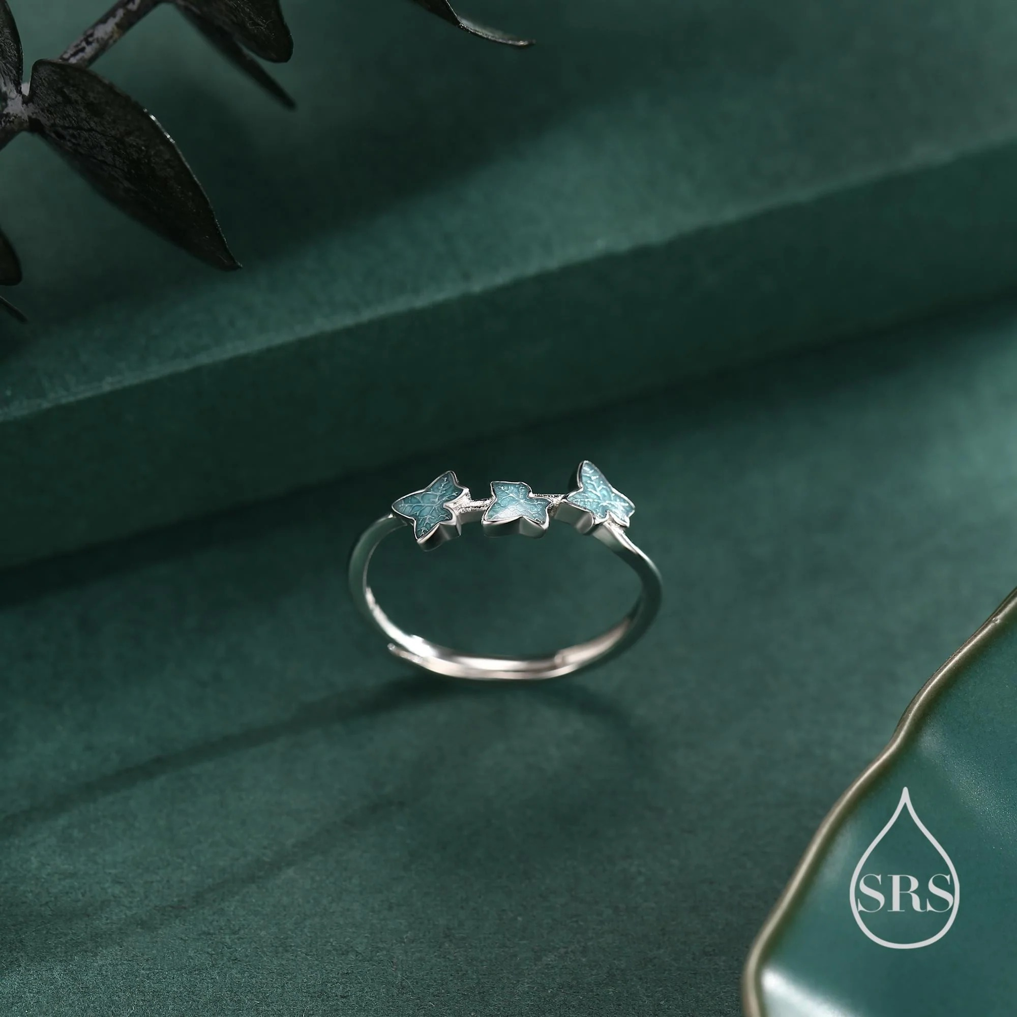 Enamel Ivy Leaf Motif Ring - Image 3