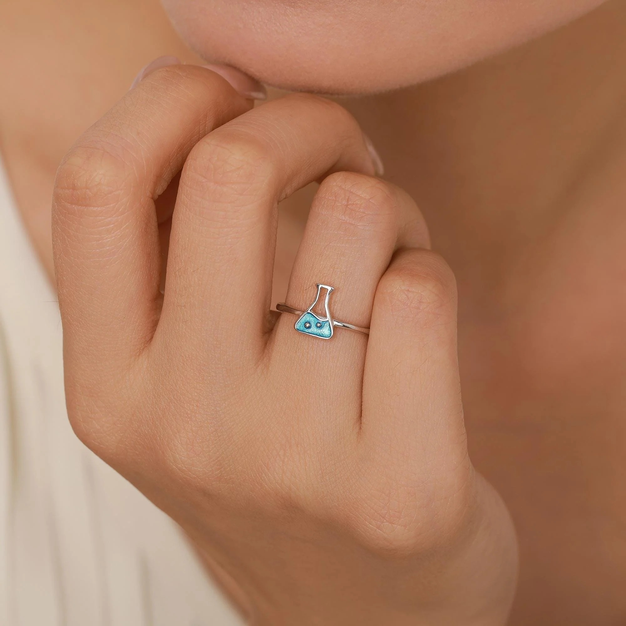 Vue alternative de Sterling Silver Chemistry Flask Ring