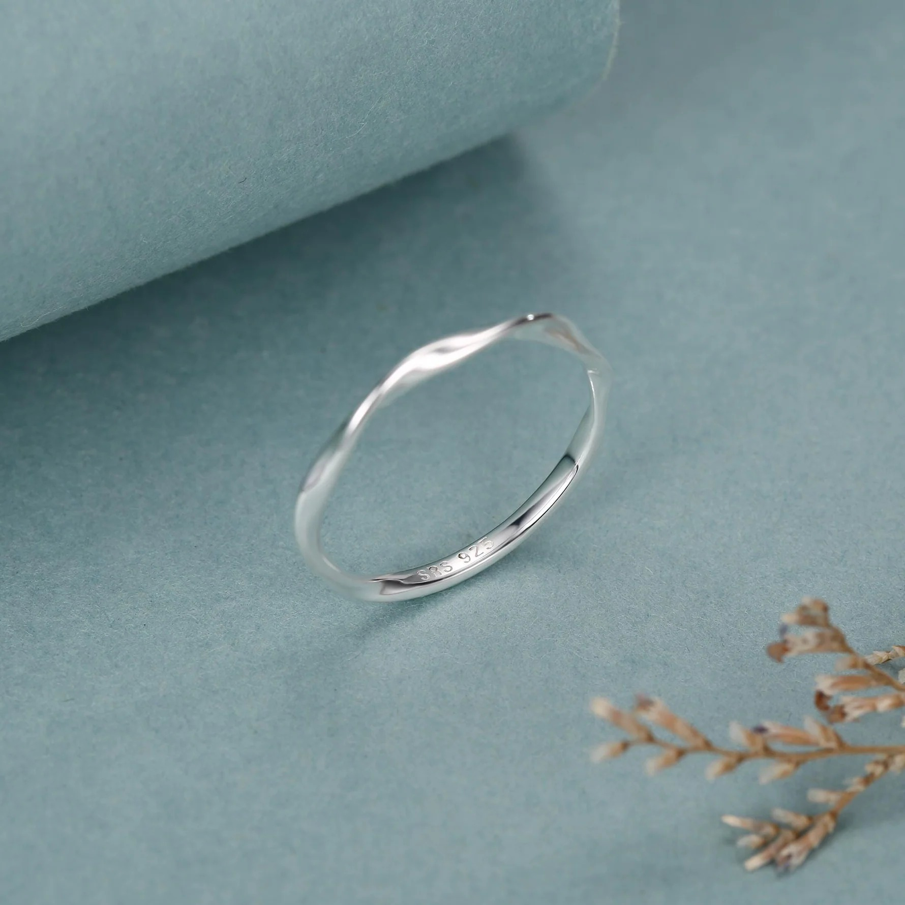 Sterling Silver Mobius Twist Ring - Image 5