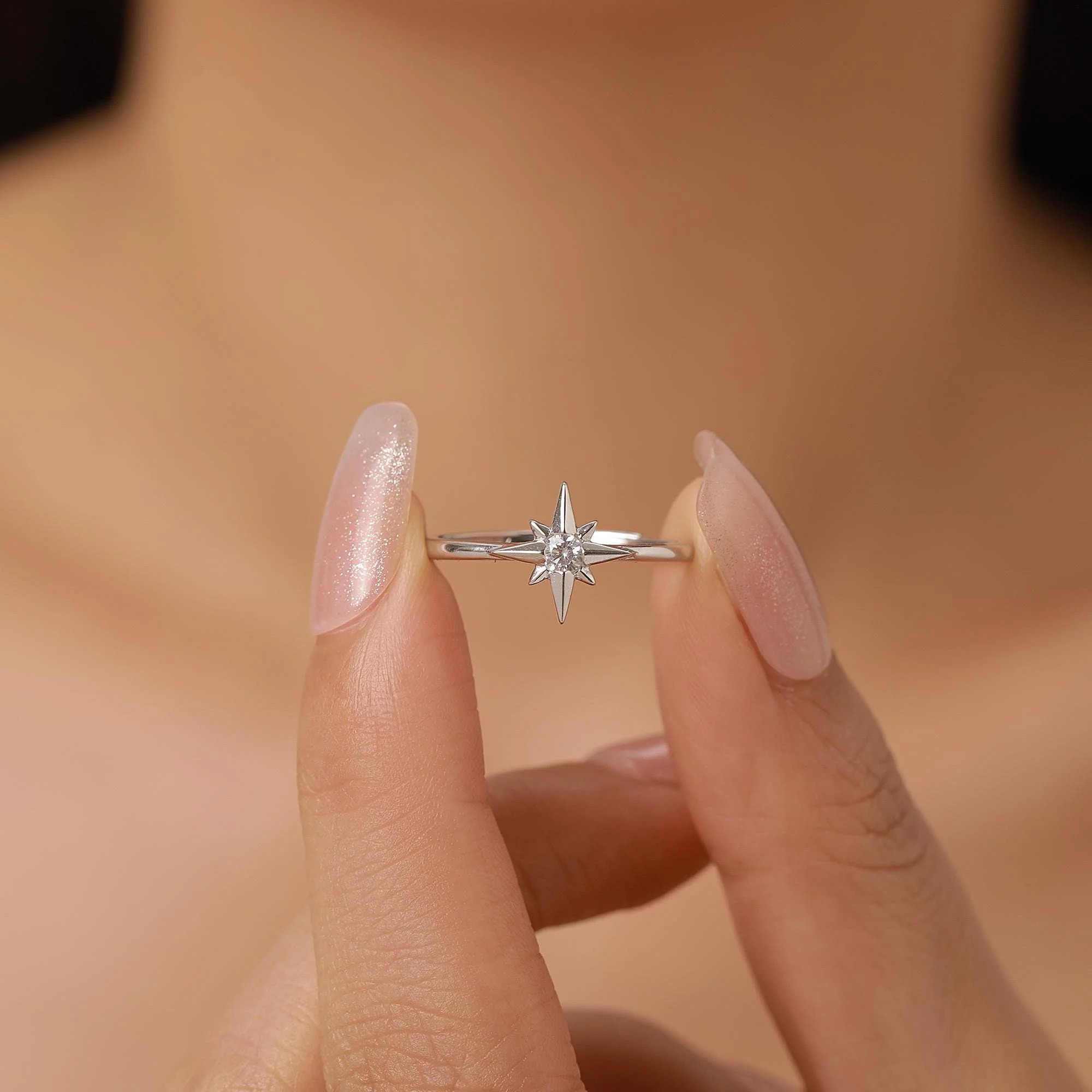 Vue alternative de Sterling Silver North Star CZ Ring