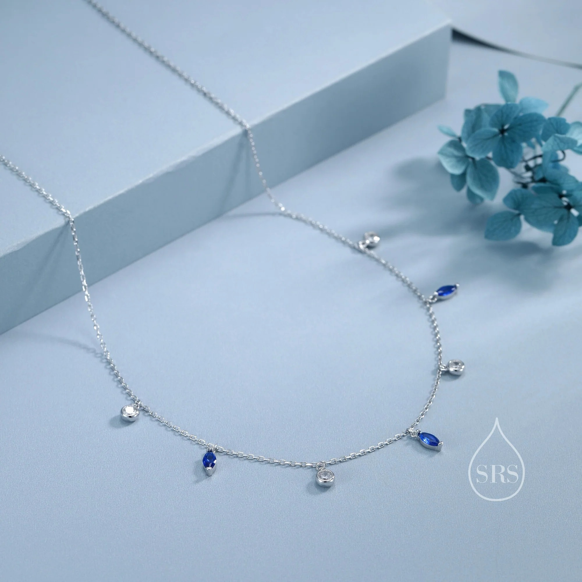 Vue alternative de Sapphire Blue CZ Satellite Chain Necklace