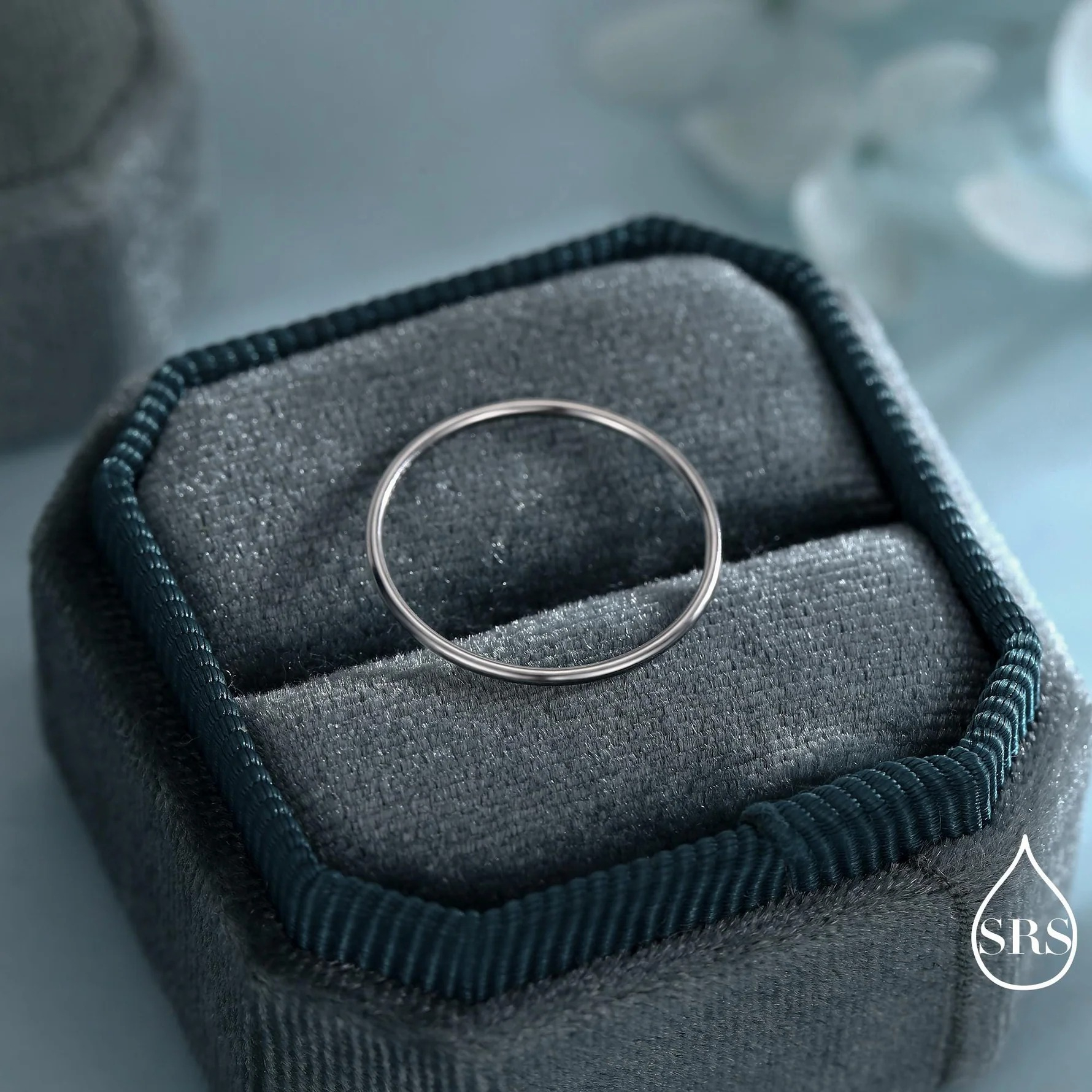 Super Skinny Midi Stacking Ring - Image 6
