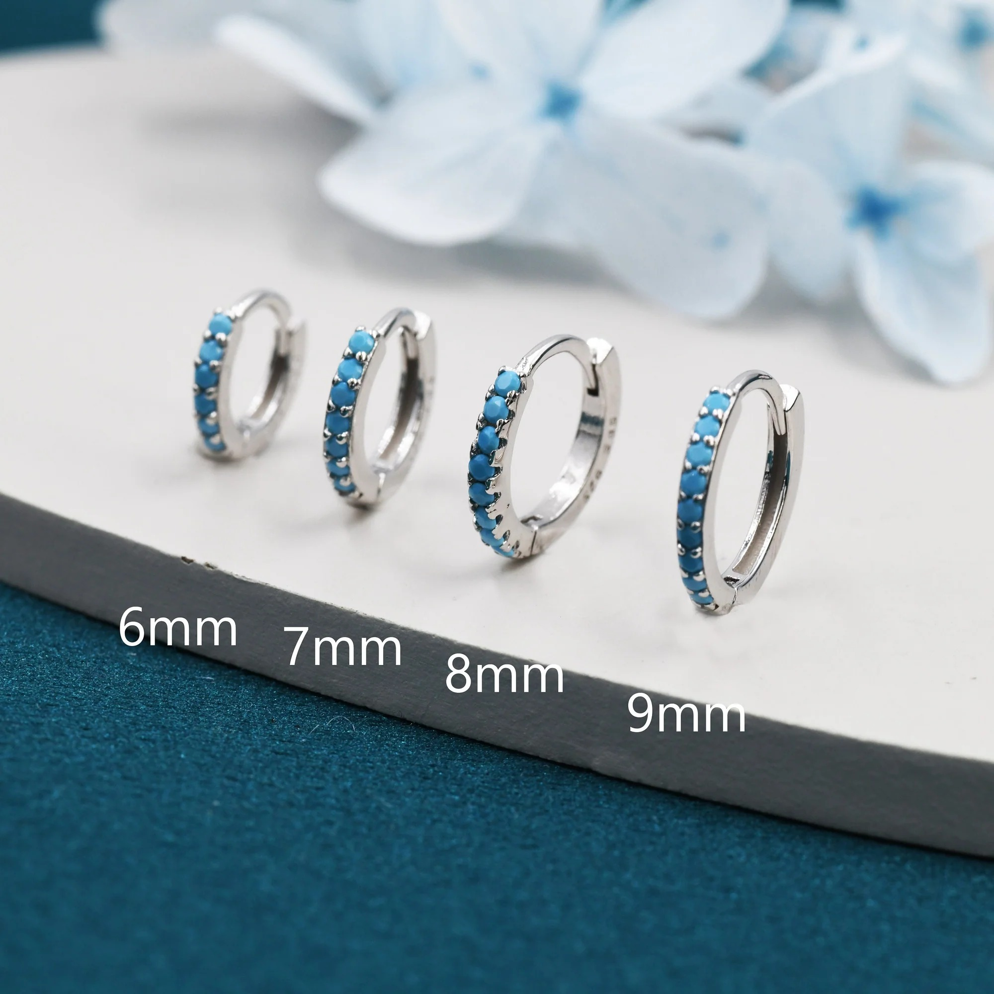 Vue alternative de Turquoise Hoop Earrings