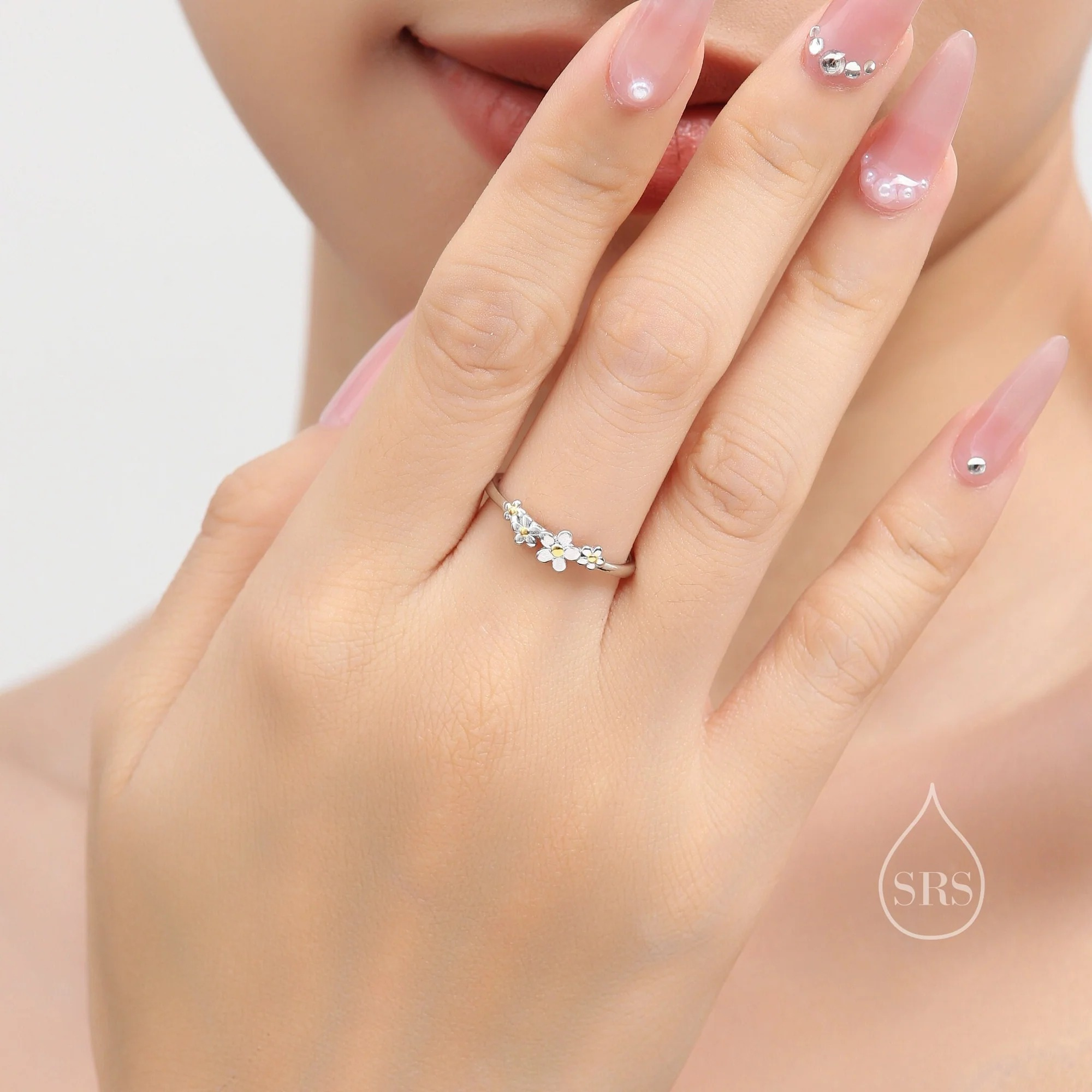 Forget-Me-Not Flower Motif Ring