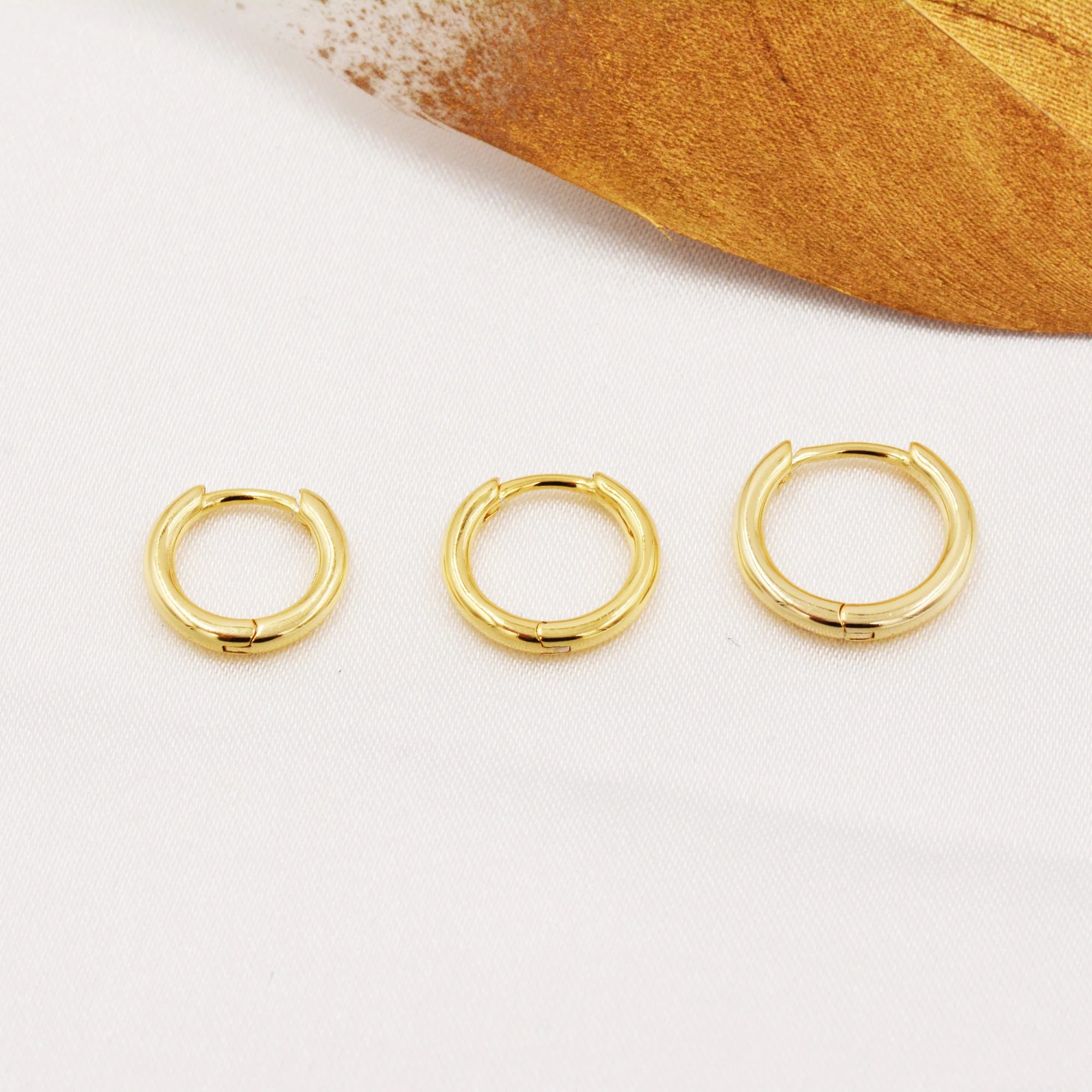 Minimalist Hoop Earrings - Image 5