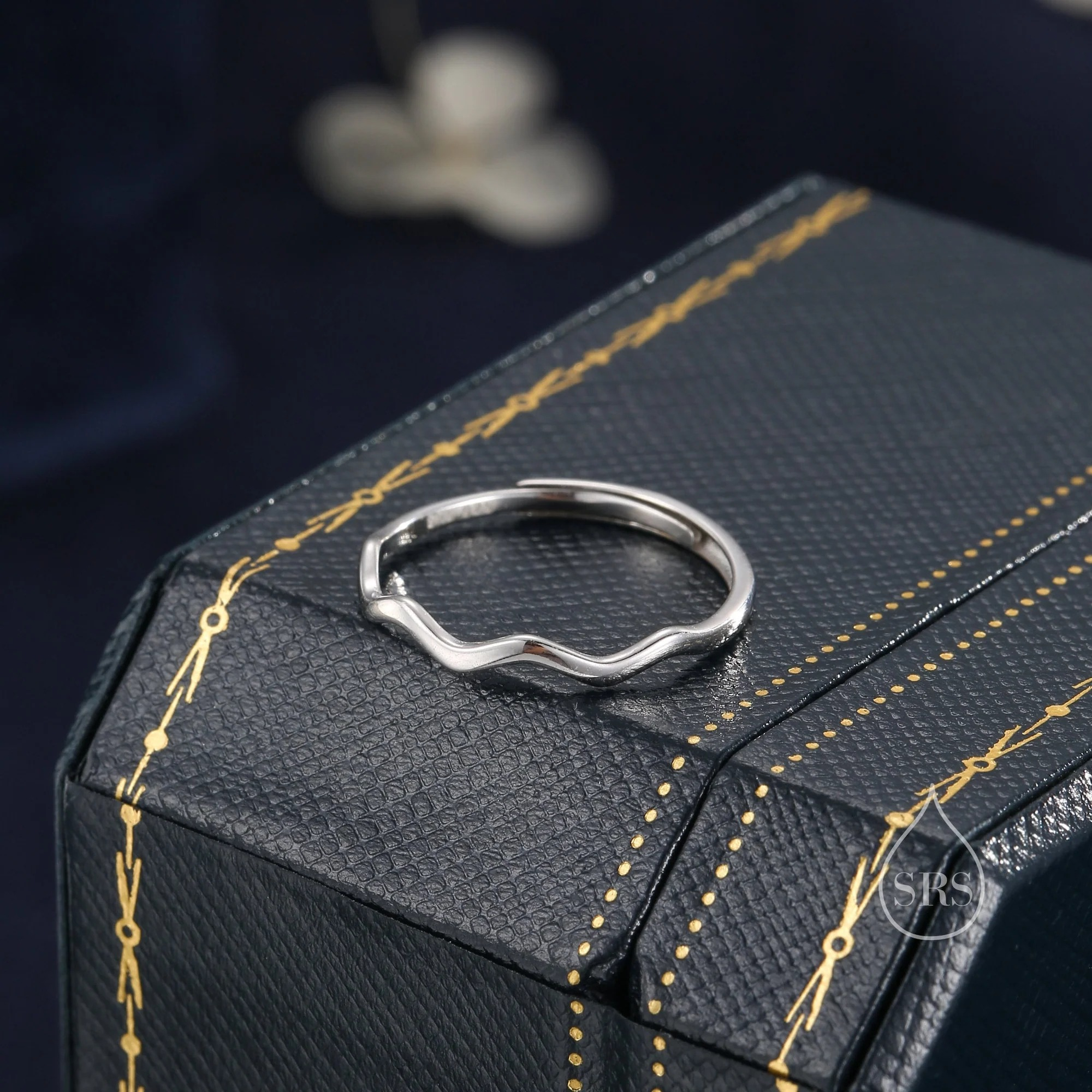 Minimalist Skinny Wave Stacking Ring - Image 2