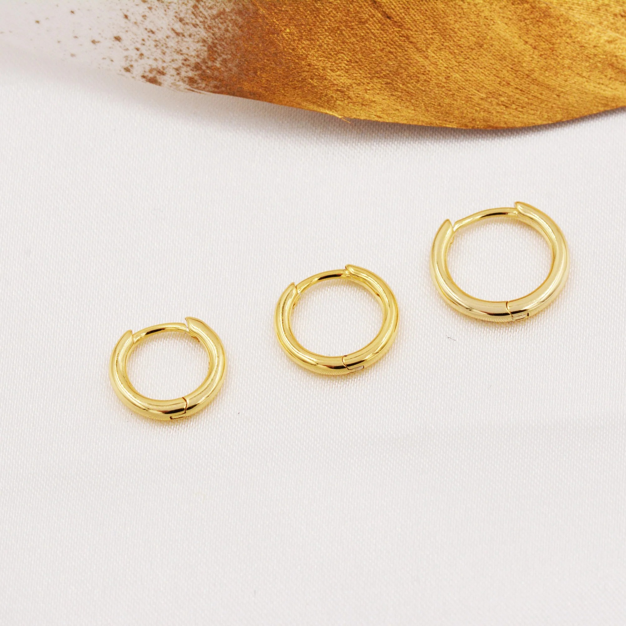 Minimalist Hoop Earrings - Image 7