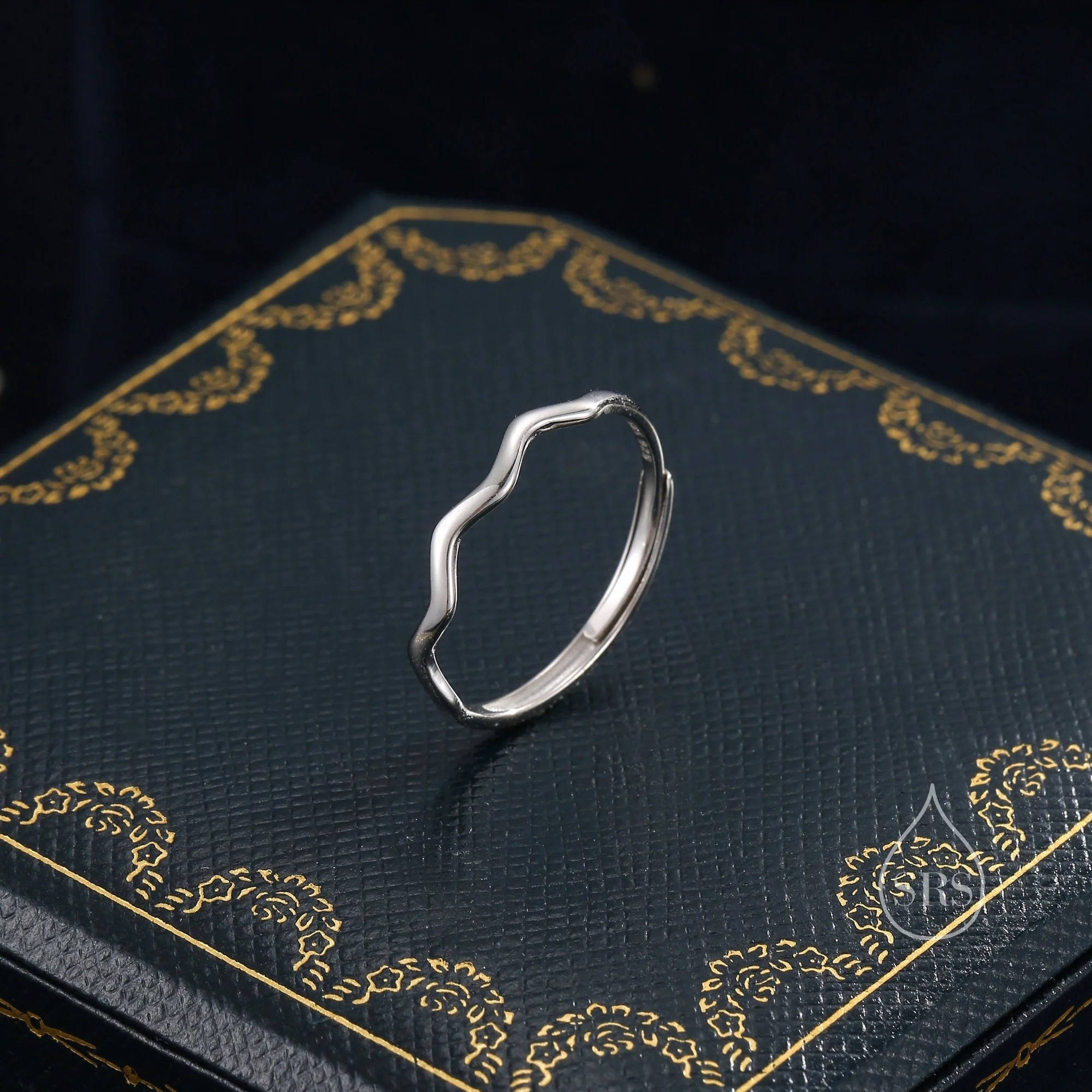 Minimalist Skinny Wave Stacking Ring - Image 7