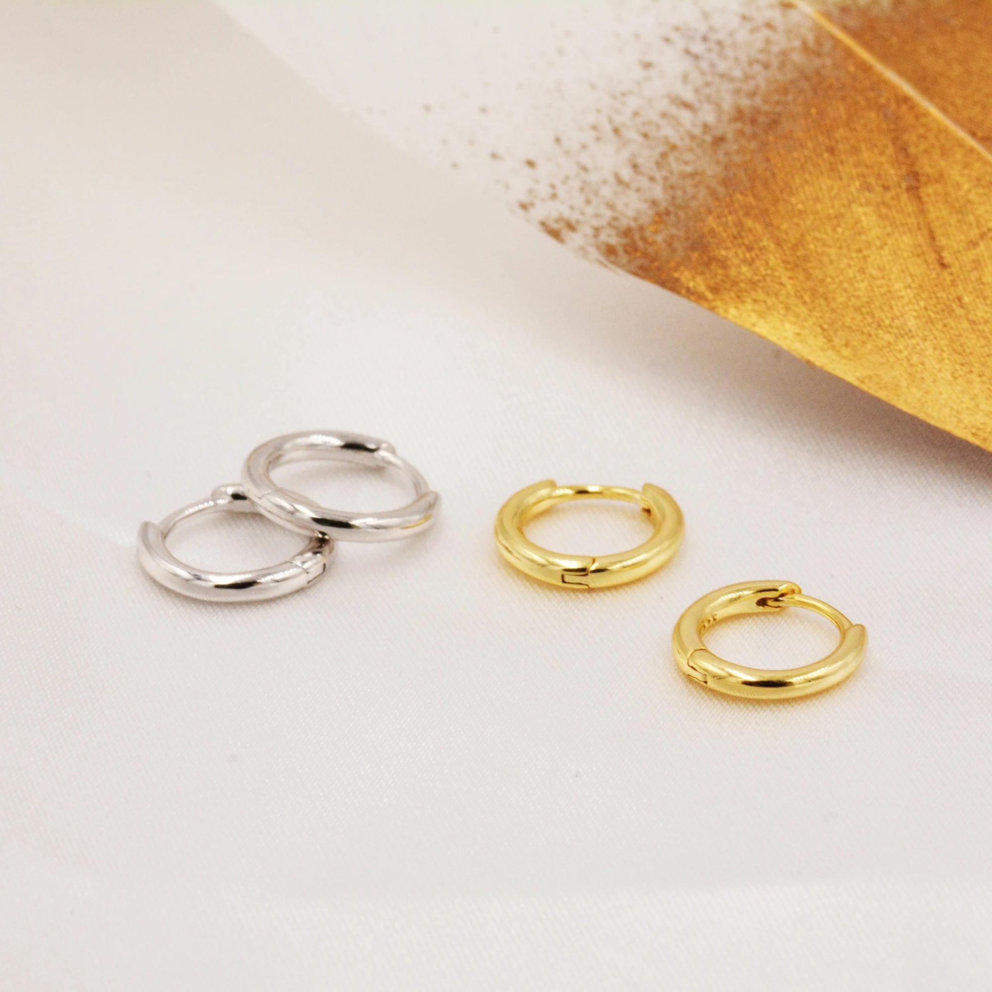 Minimalist Hoop Earrings - Image 2