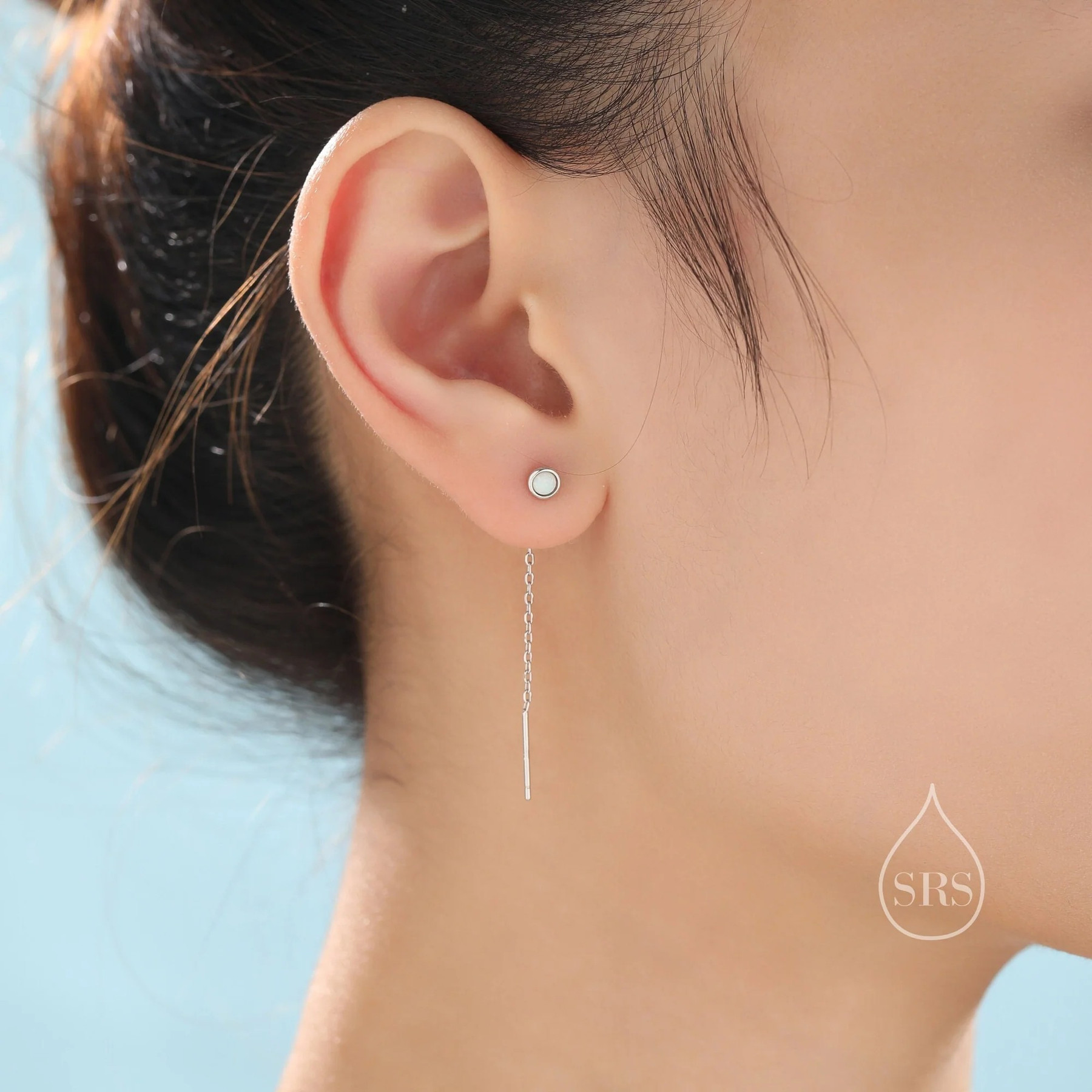 Vue alternative de 4mm White Opal Dot Threader Earrings