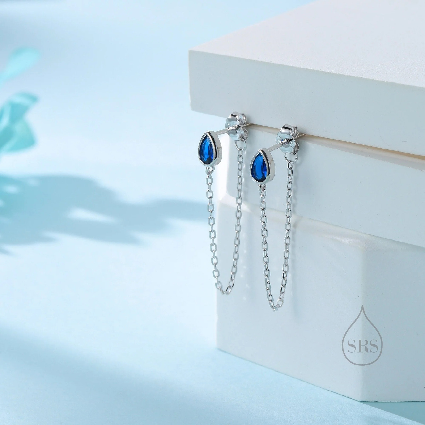 Vue alternative de Tiny Sapphire Blue Droplet CZ Dangle Chain Earrings