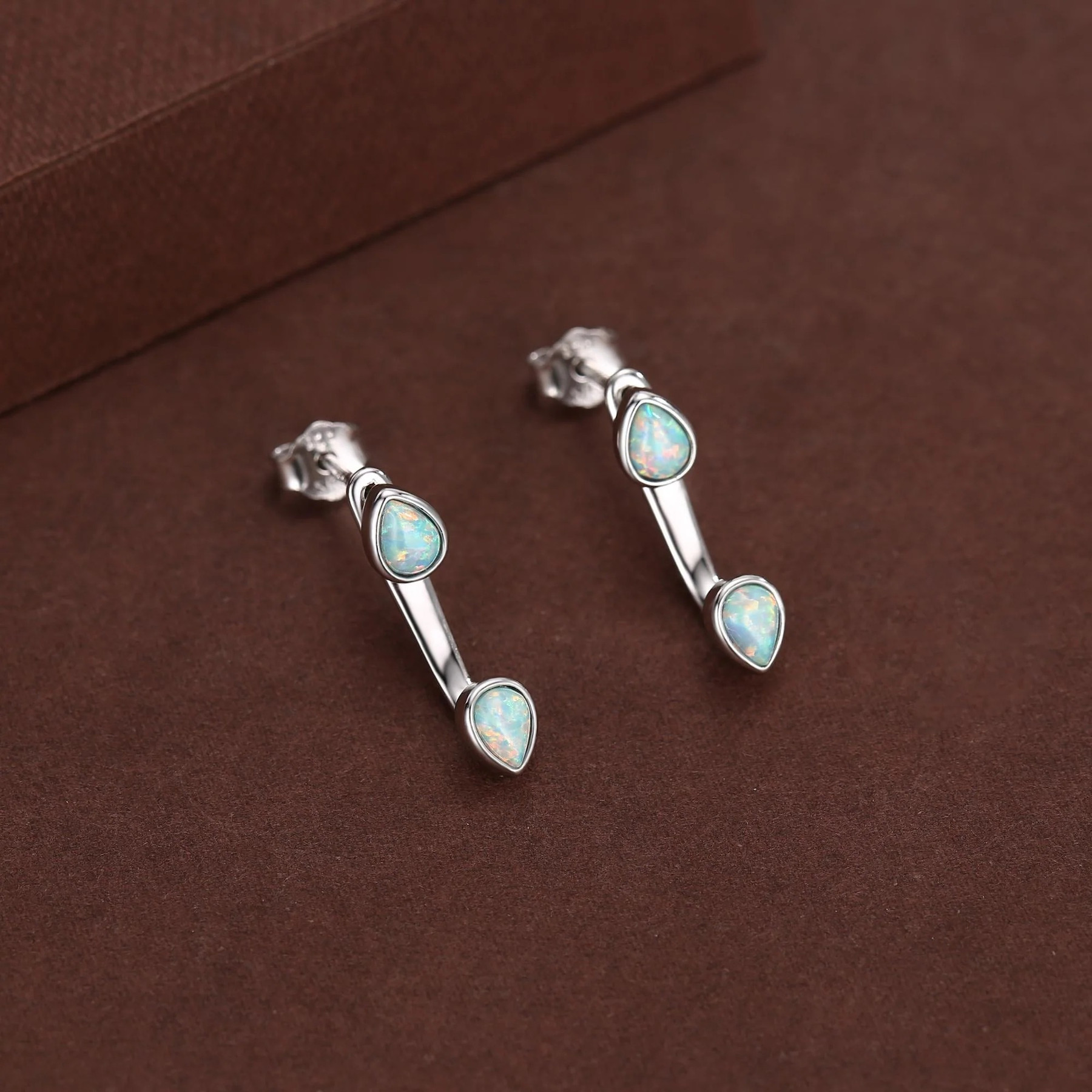 Vue alternative de Aqua Green Opal Droplet Ear Jacket