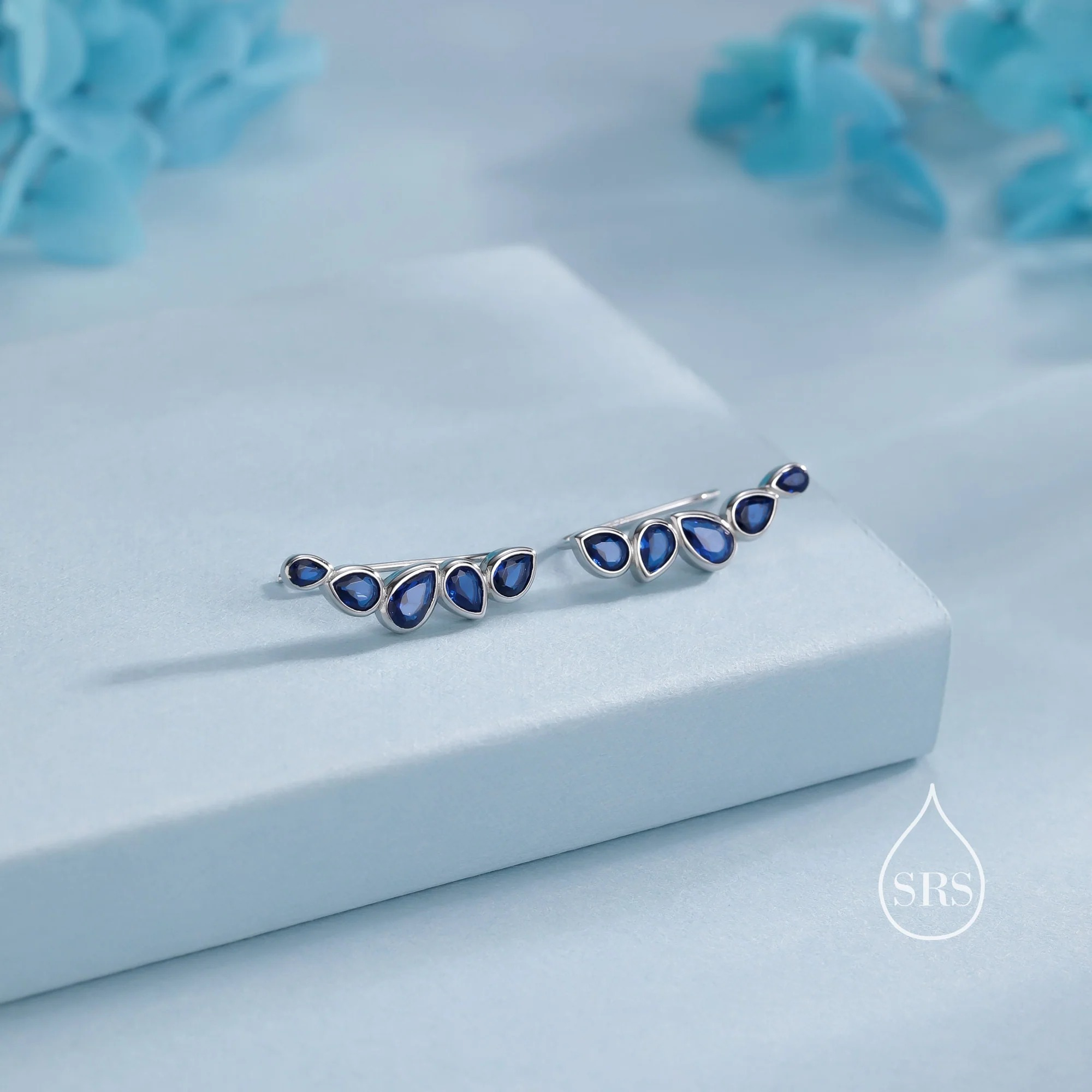 Vue alternative de Sapphire Blue Droplet CZ Cluster Crawler Earrings