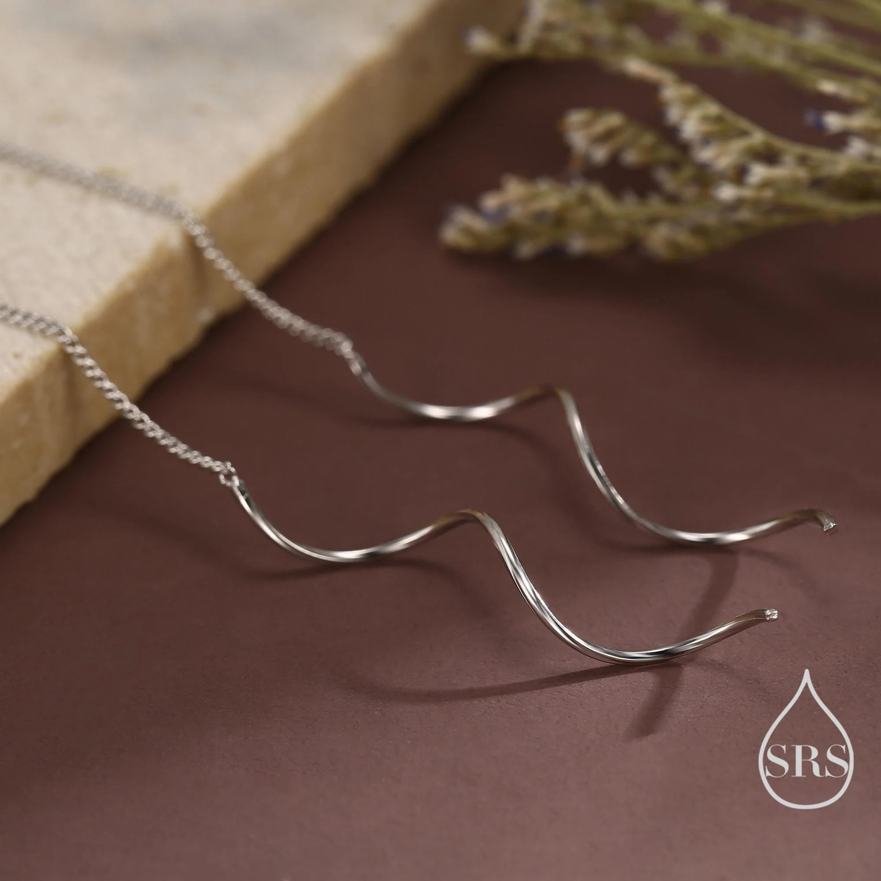 Vue alternative de Sterling Silver Swirl Design Ear Threaders