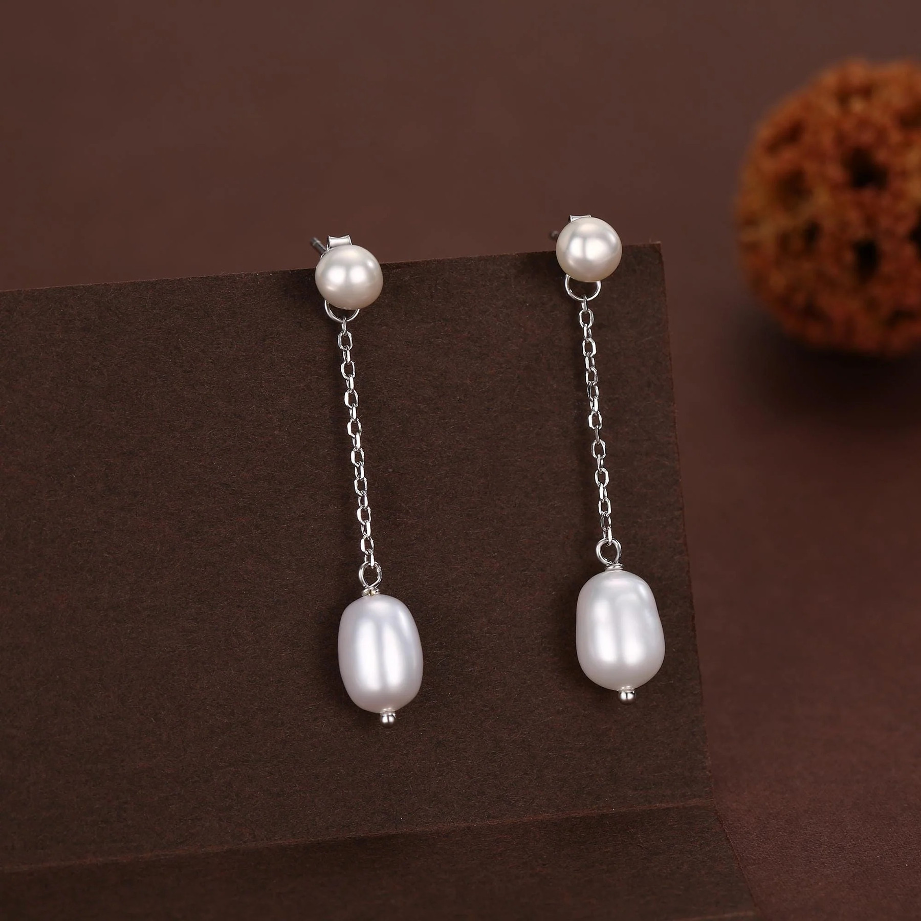 Vue alternative de Natural Freshwater Pearl Ear Jacket Earrings